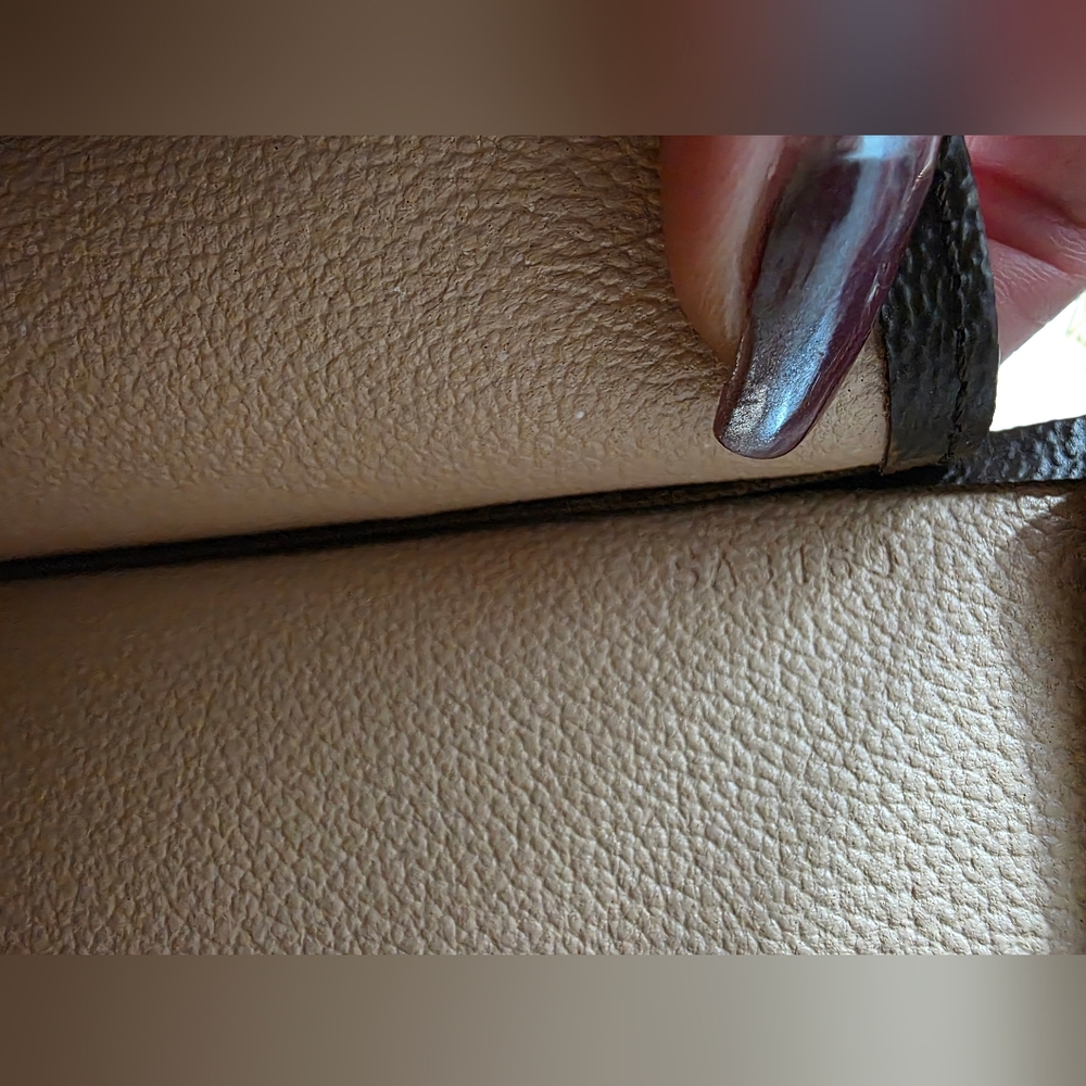 Louis Vuitton Monogram Toiletry 28 - Picture 6 of 10